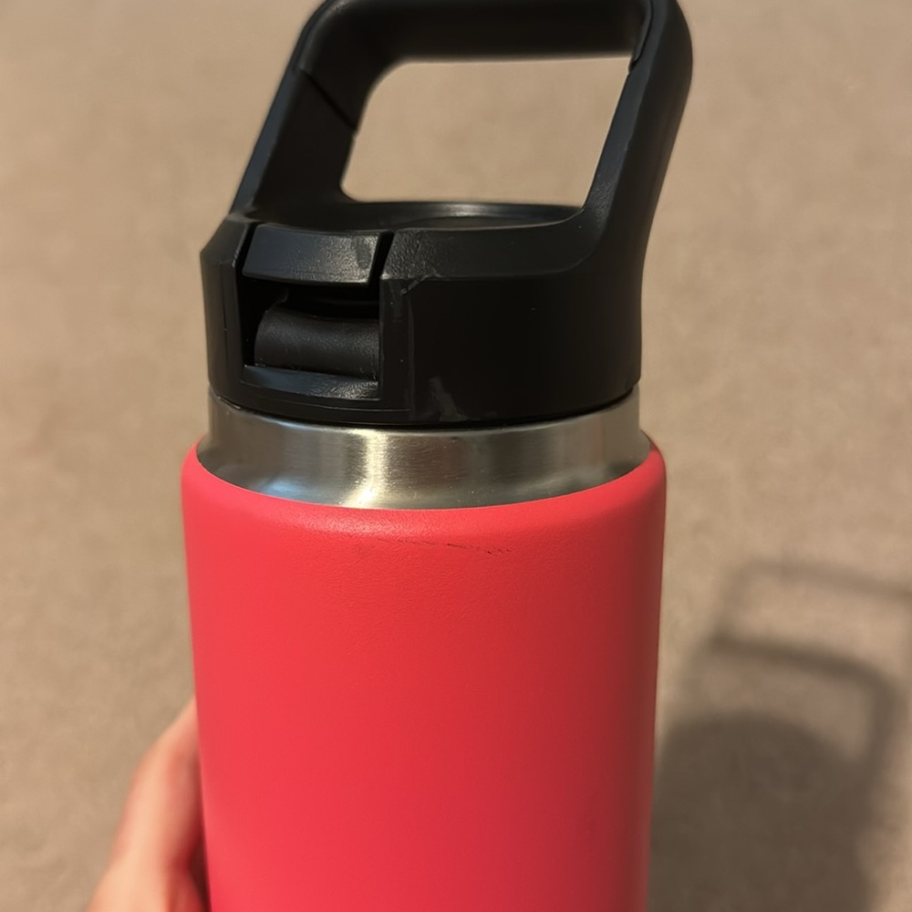 Yeti Rambler 26oz - Picture 4 of 7